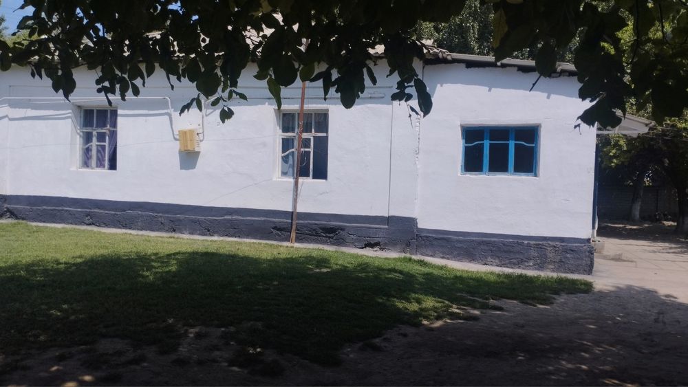 Уй сотилади 1 та Уй нархига 2 та уй зор уй зор нарх