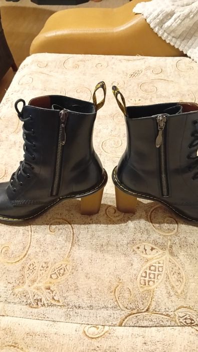 N.36 Дамски кожени боти с 8см. токче Dr. Martens