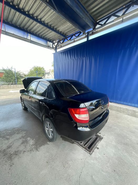 Продаю машину Lada Granta