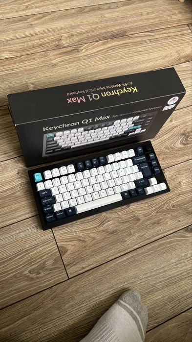 Tastatură Mecanică Keychron Q1 Max (Gateron Jupiter Banana) – Pachet Complet