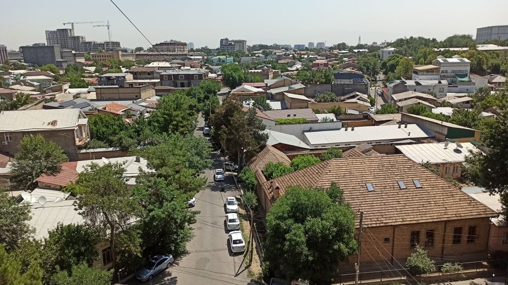 Продам 3х ком квартиру по ул Амир Темур, кинотеатре Казахстан