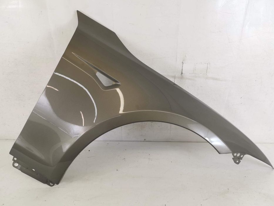 Десен преден калник на Тесла / Tesla Model S Оригинален, в добро състо