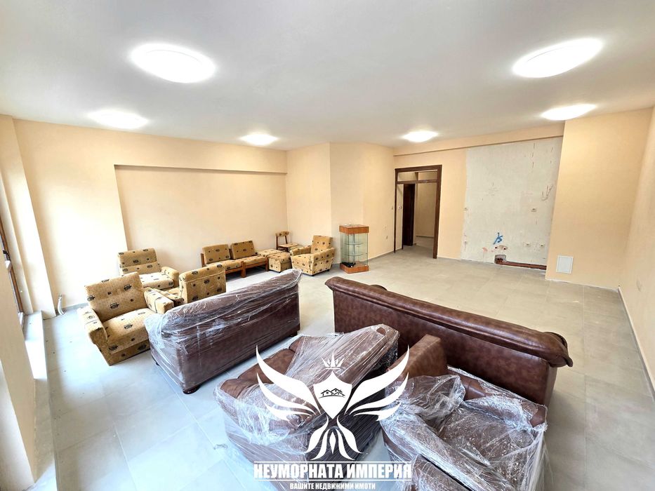 Под наем 76кв помещение, офис студио салон ателие в Асеновград център