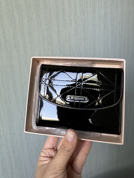 Продам портмоне женское натуральная кожа