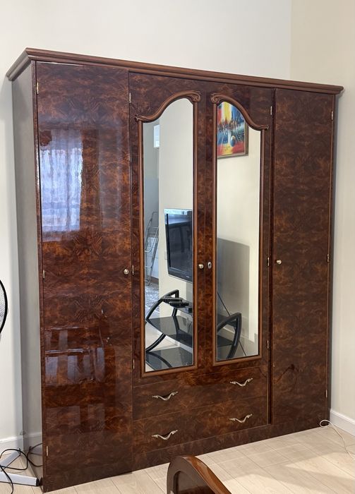 Спальный гарнитур