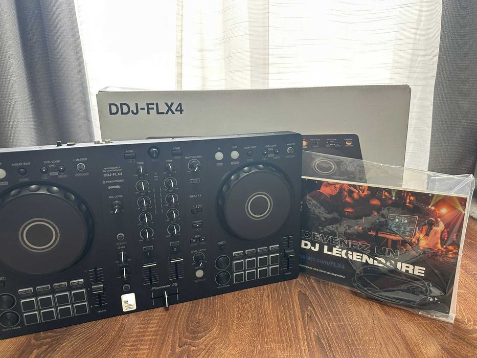 Pioneer DDJ-FLX4, negru