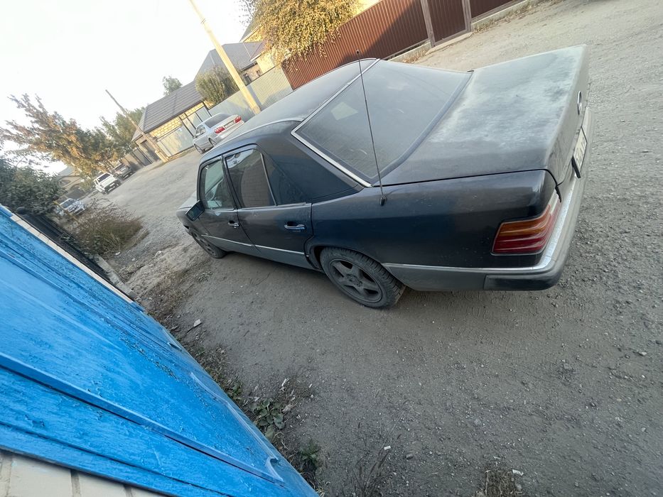 Продам или меняю мерс 124