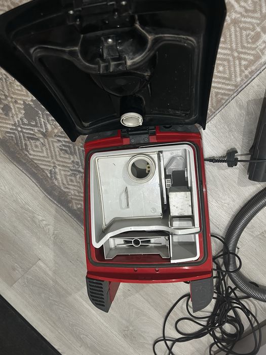 Продаю моющий пылесос Thomas twin helper Томас