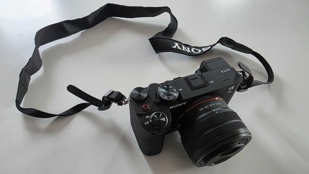 Kit foto Sony Alpha-7C II cu Obiectiv FE 28-60mm F4-5.6