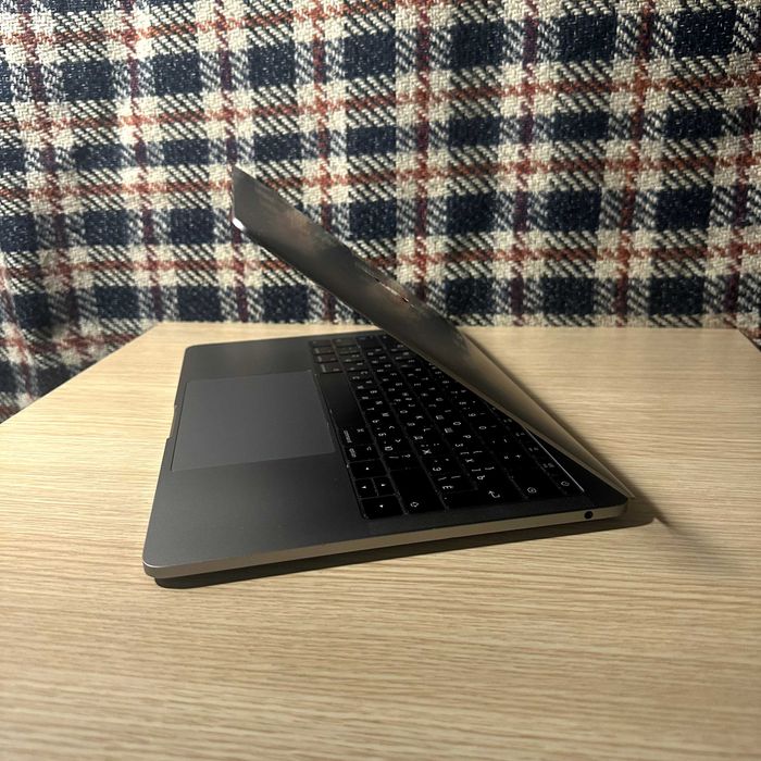 MacBook Pro 13 - 2017 года (MLL42RU/A (Space Grey) A1708)