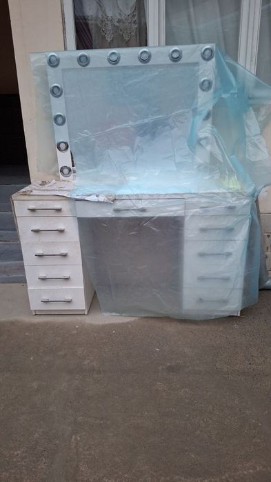 Камод сотилади янги