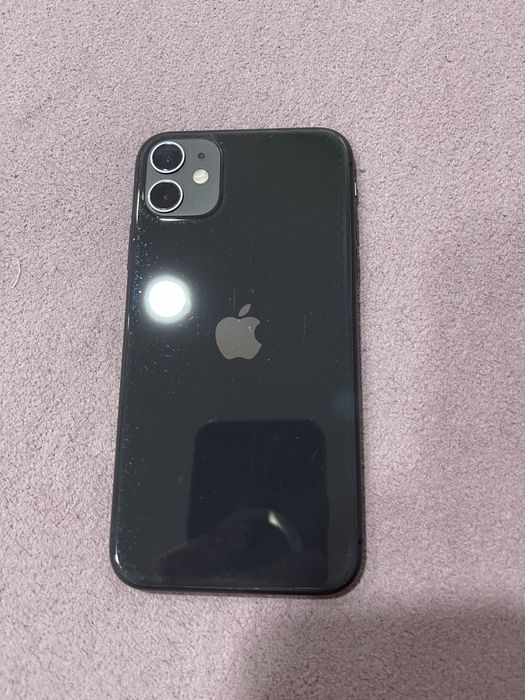 Продам айфон 11 на 64 гб