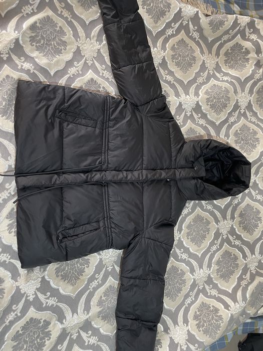 Продам черную куртку М