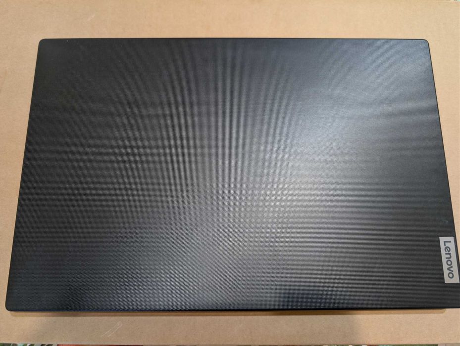 Лаптоп Lenovo V15 G3 IAP