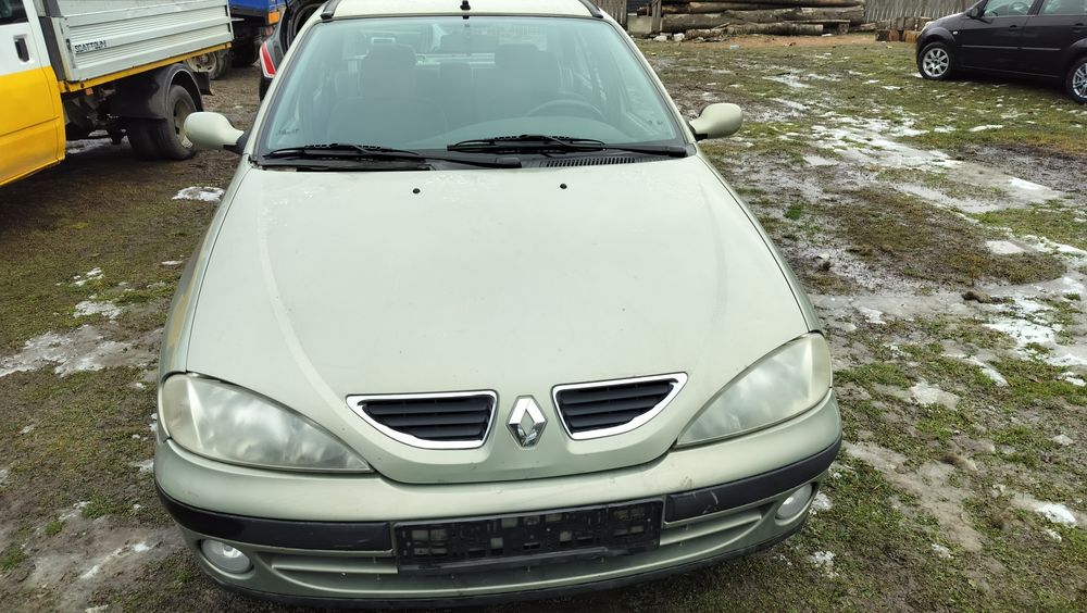 Dezmembrez Renault Megane 1