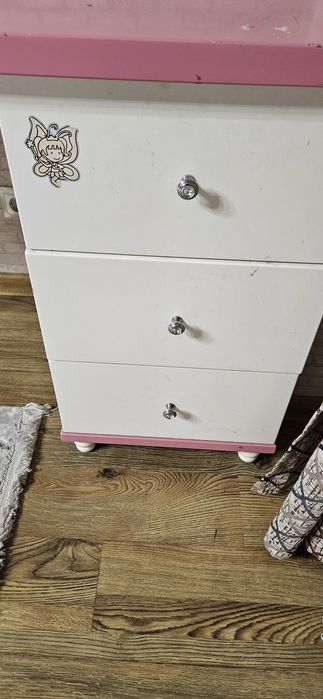 Стол для девочек