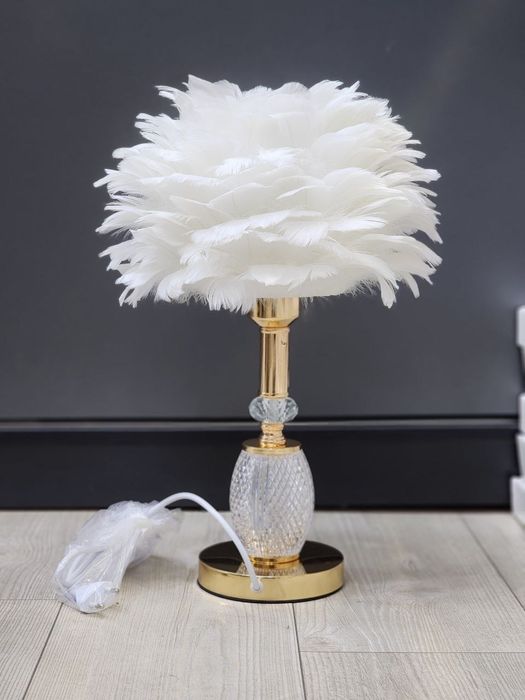 Светодиодная настольная лампа с перьями