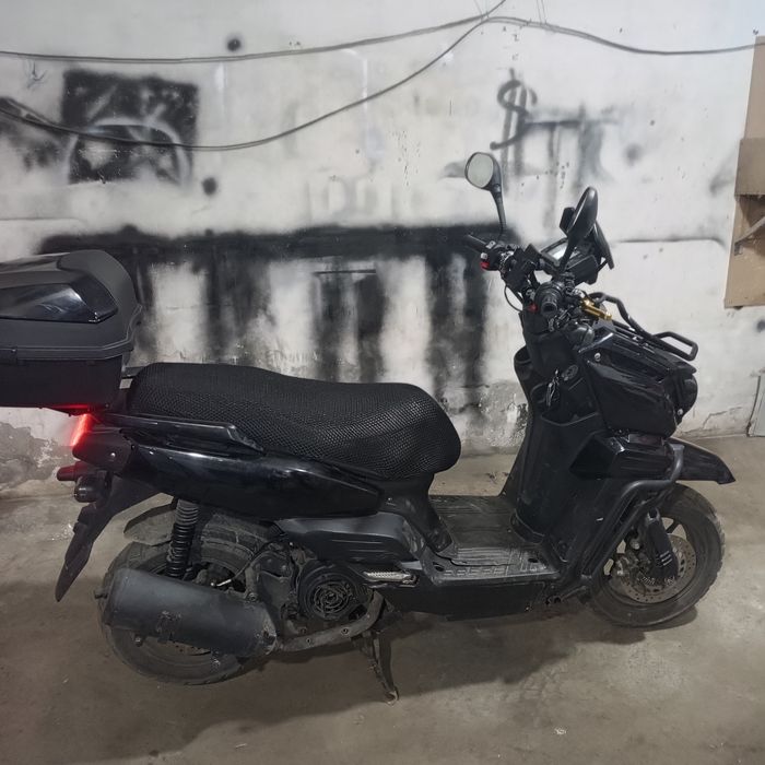 Мотоскутер сотилади