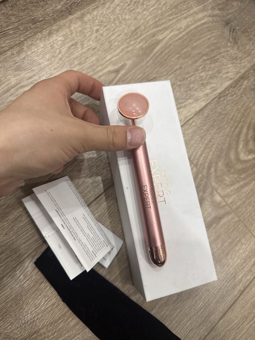 Кварцевый вибромассажер для лица