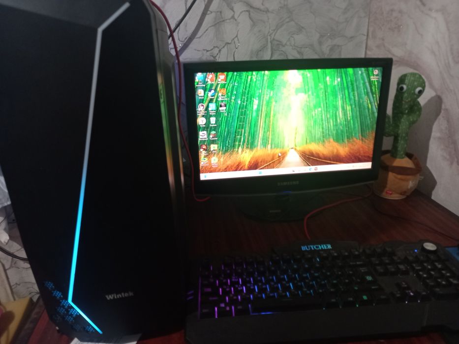Светящиеся Компьютер
