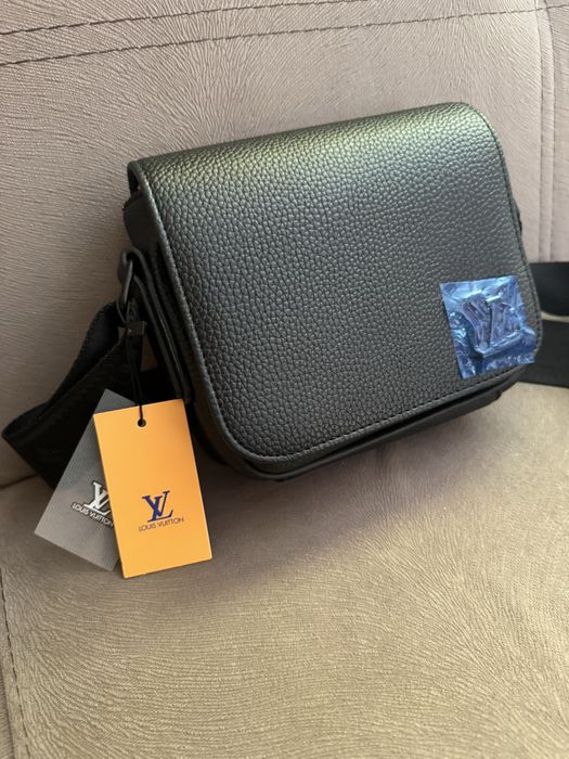 Louis Vuitton.