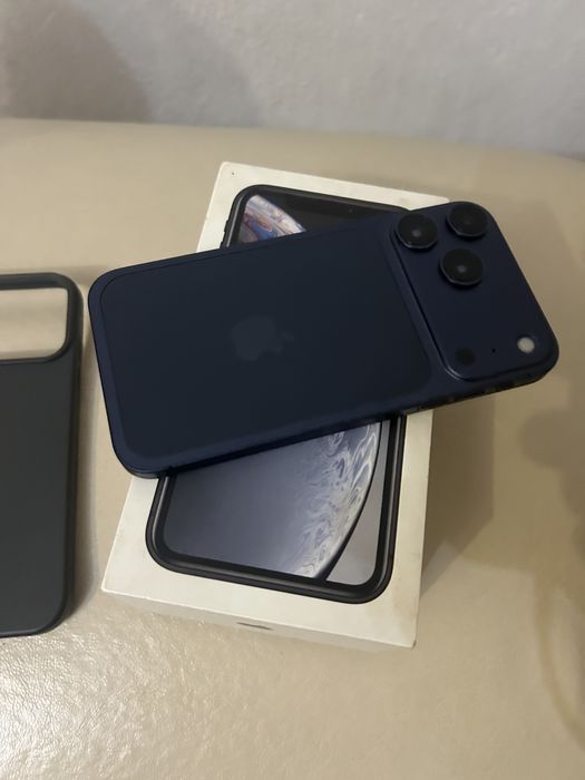 Продам IPhone xR. 128g  в корпусе 17pro