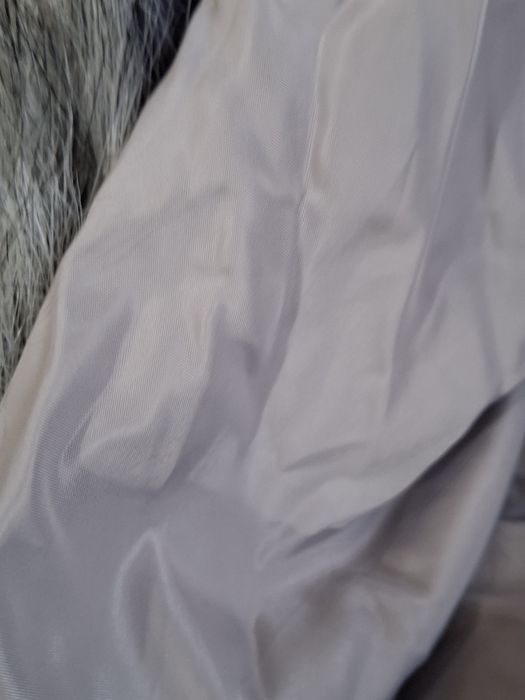 Продам зимнюю куртку на девочку