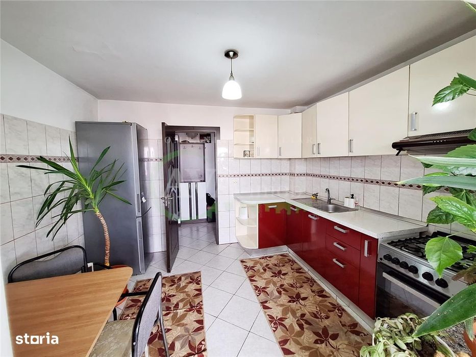 Apartament 2 decomandate, zona Bistrita Lac