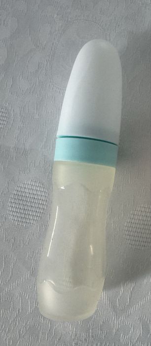 Бебешко силиконово шише с лъжичка