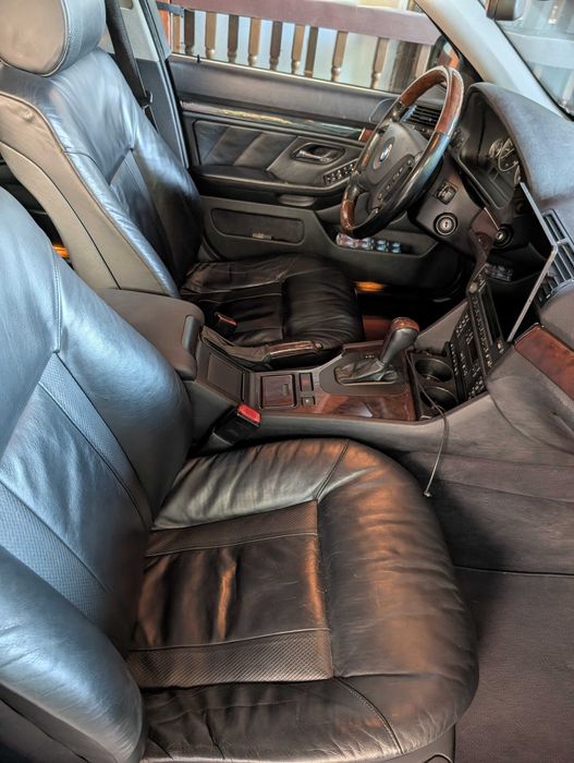 BMW 520i (170CP) steptronic (E39 facelift - motor M54B22)