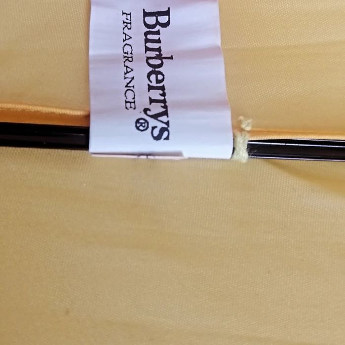 Burberry. Чадър.