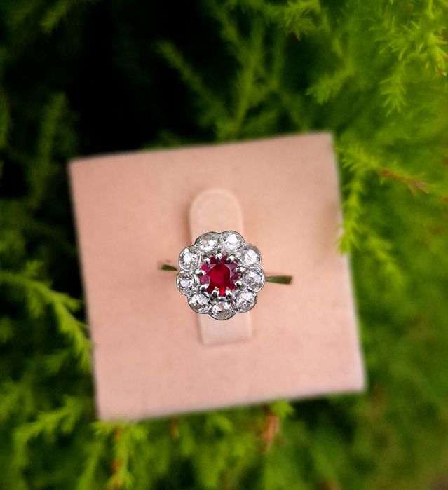 Inel foarte vechi din aur de 18K cu rubin si diamante naturale