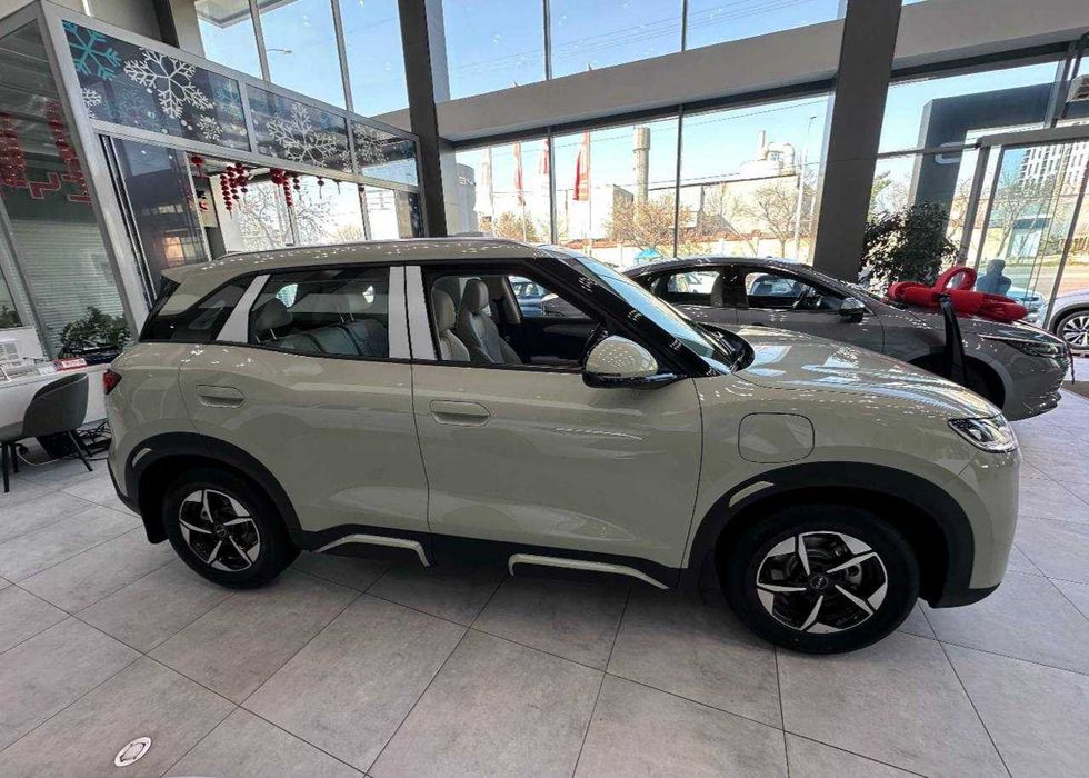 BYD Yuan UP Elektr Va Gibrit