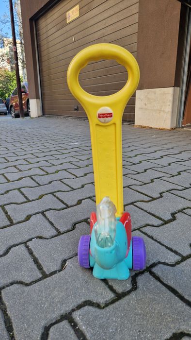 Играчка за бутане Fisher price