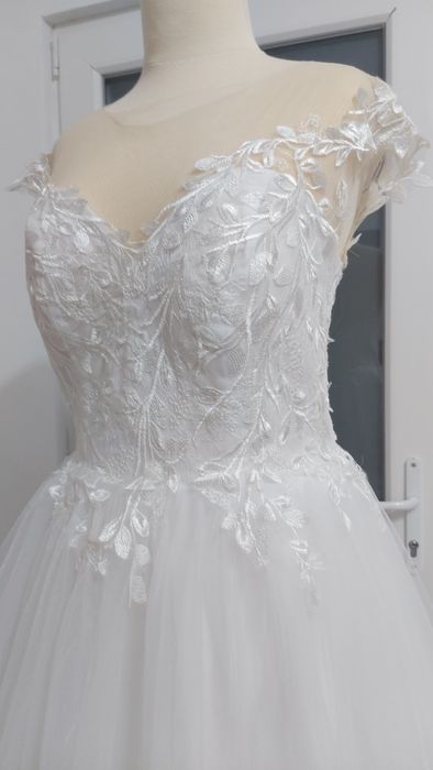 Rochie mireasa nouă