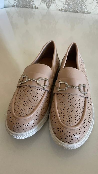 Обувь женская,аяқ киім әйелдерге