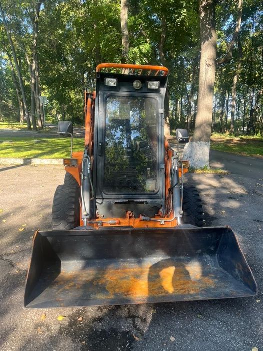 Продаётся погрузчик универсальный.  24/7.