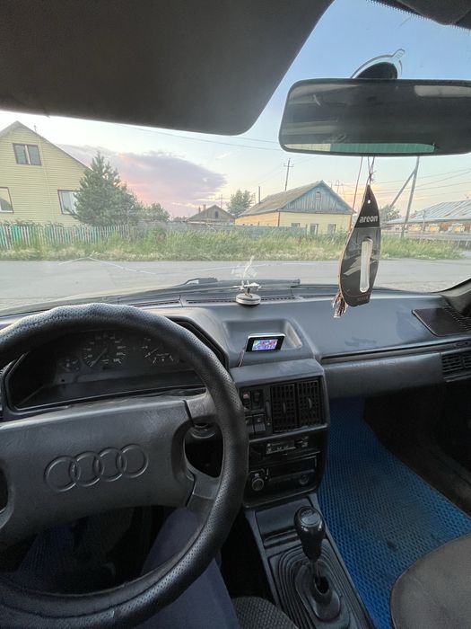 Продам ауди 100 на полном ходу