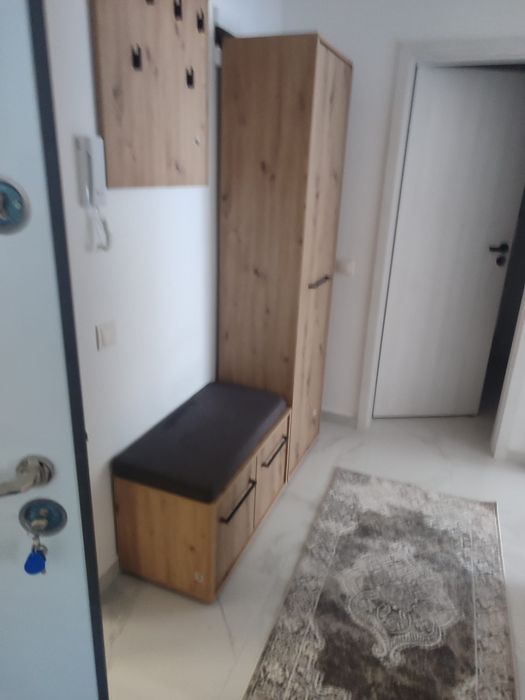 Închiriez apartament cu 2 camere decomandat