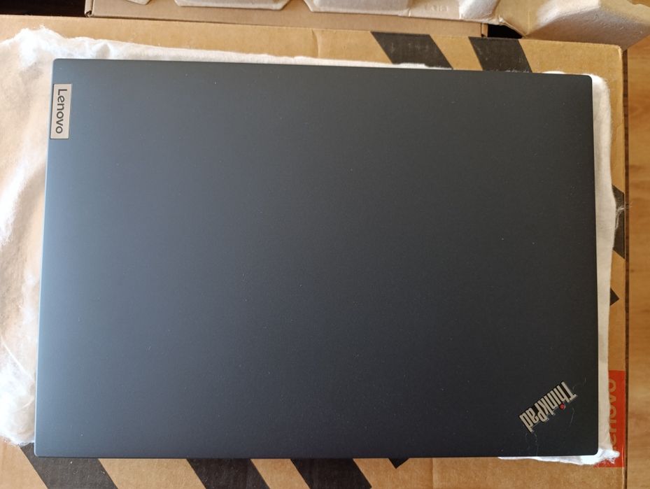 Lenovo Thinkpad T16 Gen2
