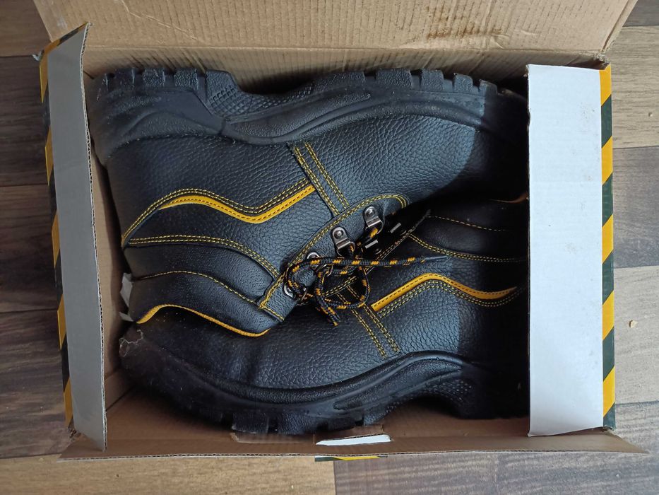 Bocanci de protectie