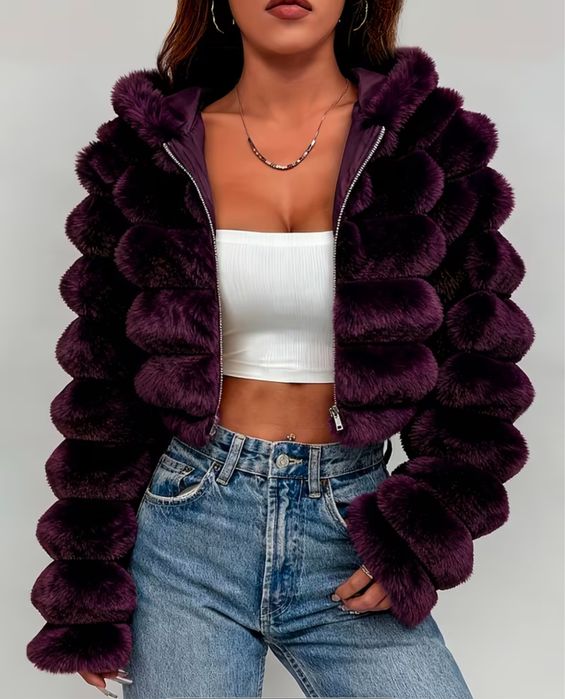 Късо пухкаво яке с качулка