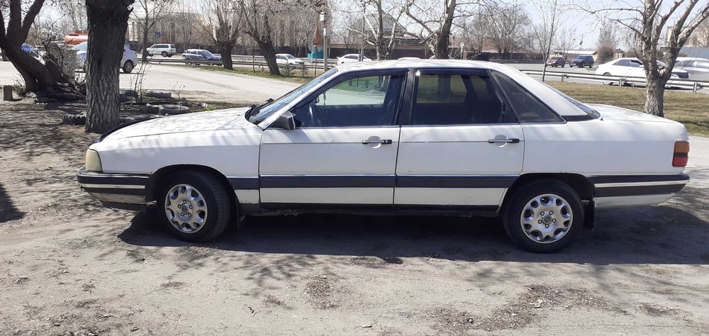 Продам Audi 100 C3