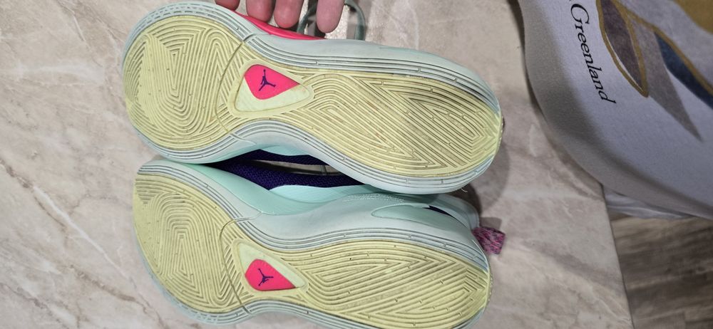 ДамскиМаратонки Nike Luka 1