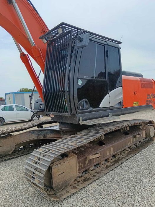 VAND excavator pe senile Hitachi ZX250LC