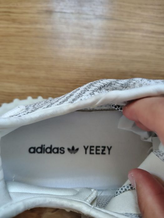 Yeezy 350 v2 mărimea 42