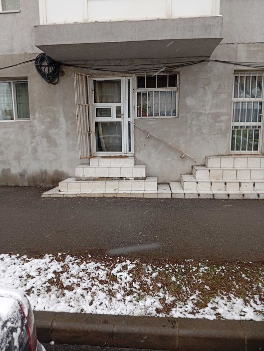 Apartament 2 camere Spatiu Comercial