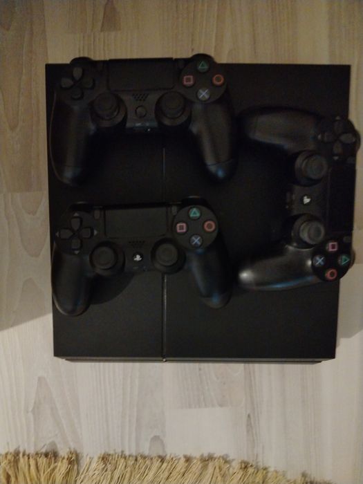 Ps4 800 lei folodit ușor negociabil