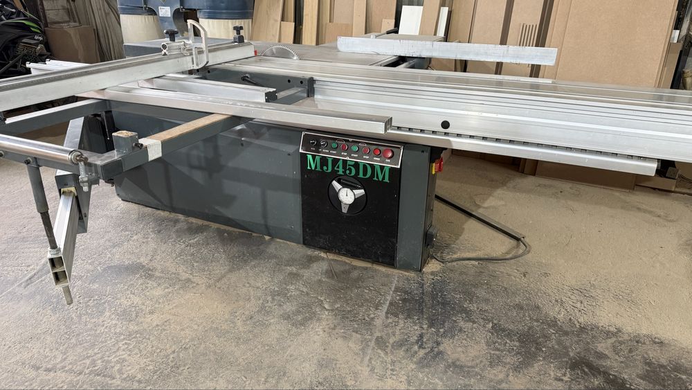 Форматно-Раскроечный столярный станок