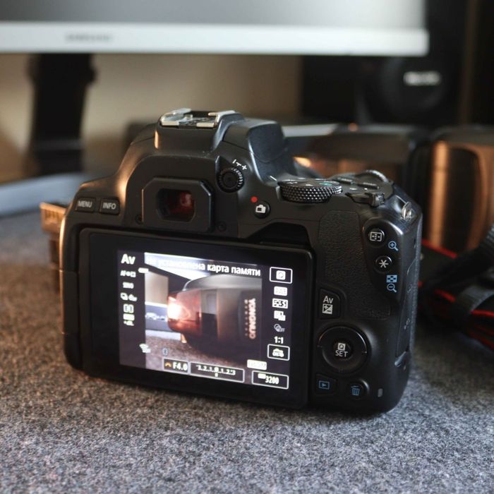Фотоаппарат Cenon 250d + вспышка